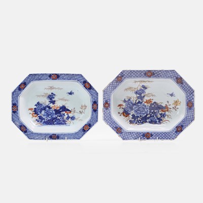 Lot 105 - Two Chinese Imari serving dishes