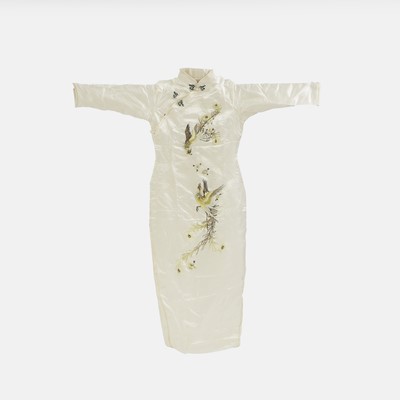 Lot 182 - A Chinese qipao
