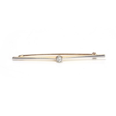 Lot 46 - A diamond set bar brooch