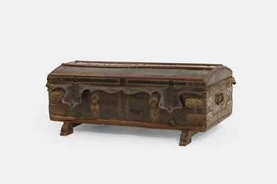 Lot 510 - The Aldecoa family leather coach trunk