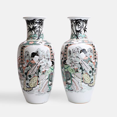 Lot 88 - A pair of Chinese famille verte vases