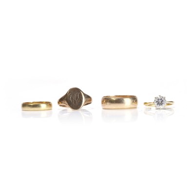 Lot 262 - A group of four gold rings