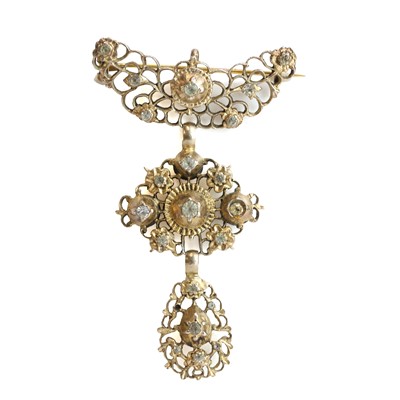 Lot 52 - A continental silver gilt paste set brooch