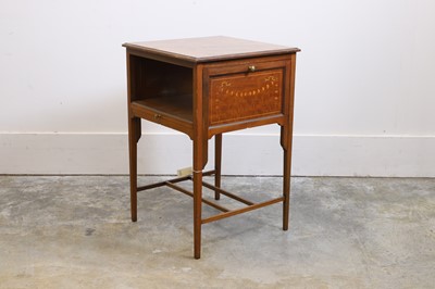 Lot 535 - An Edwardian drop flap bedside table