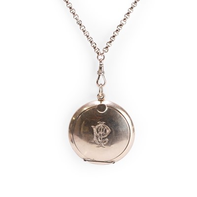 Lot 357 - A 9ct gold mirror locket pendant on chain