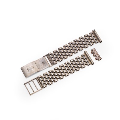 Lot 334 - A 9ct gold watch strap bracelet