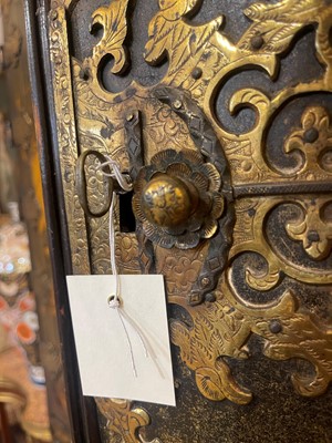 Lot 1 - A Queen Anne black-and-gilt japanned cabinet-on-stand