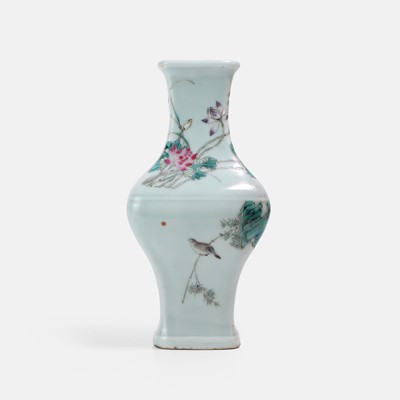 Lot 115 - A Chinese famille rose vase