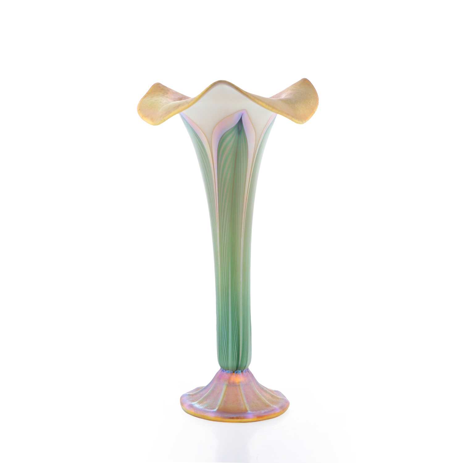 Lot 121 - A Quezal glass vase
