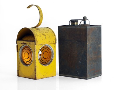 Lot 29 - A pre-war GPO 1 gallon fuel can