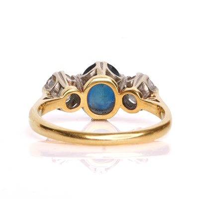 Lot 78 - An 18ct gold sapphire and diamond ring