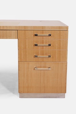 Lot 420 - A David Linley 'Odyssey' pedestal desk