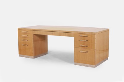 Lot 420 - A David Linley 'Odyssey' pedestal desk