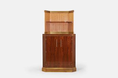 Lot 426 - A bespoke David Linley walnut and satinwood cabinet