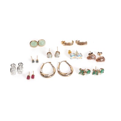 Lot 325 - Ten pairs of assorted earrings