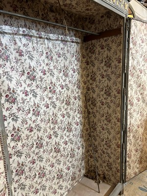Lot 540 - A painted and parcel-gilt armoire