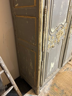 Lot 540 - A painted and parcel-gilt armoire