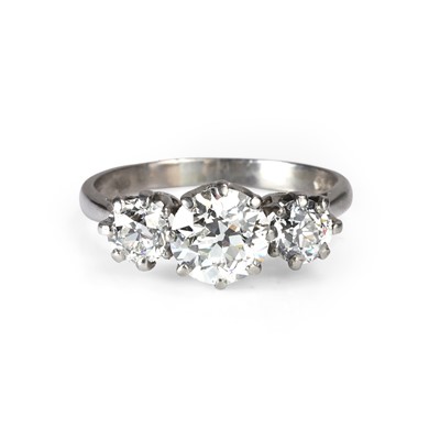 Lot 178 - A diamond three stone ring