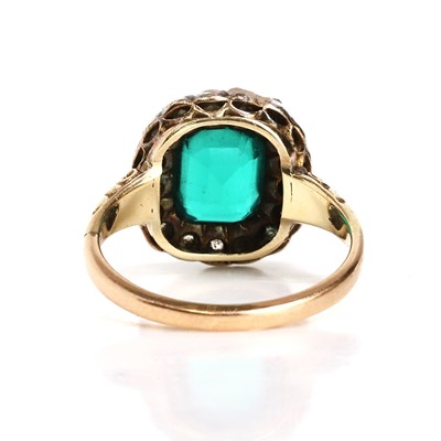 Lot 3 - An antique green paste and rose cut diamond ring