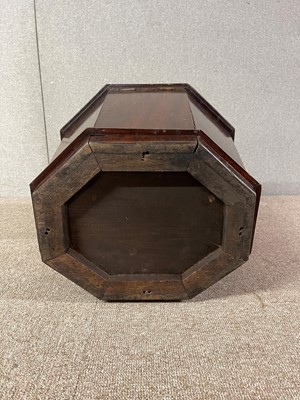 Lot 7 - A George III mahogany cellaret