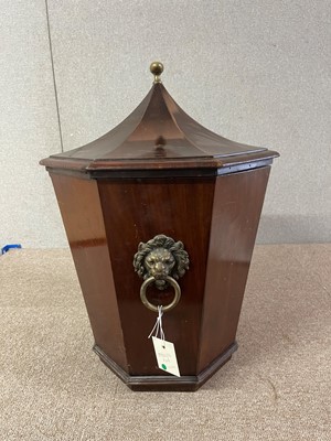 Lot 7 - A George III mahogany cellaret