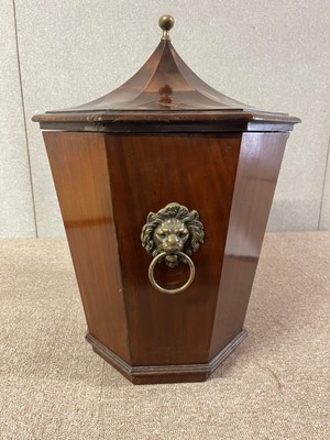 Lot 7 - A George III mahogany cellaret