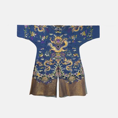 Lot 188 - A Chinese embroidered dragon robe