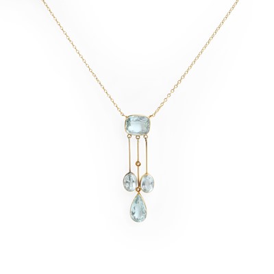 Lot 17 - An aquamarine pendant necklace
