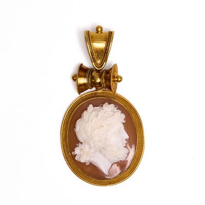 Lot 15 - A Victorian Etruscan revival shell cameo pendant