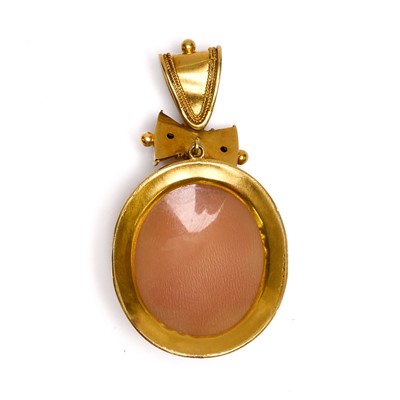 Lot 15 - A Victorian Etruscan revival shell cameo pendant