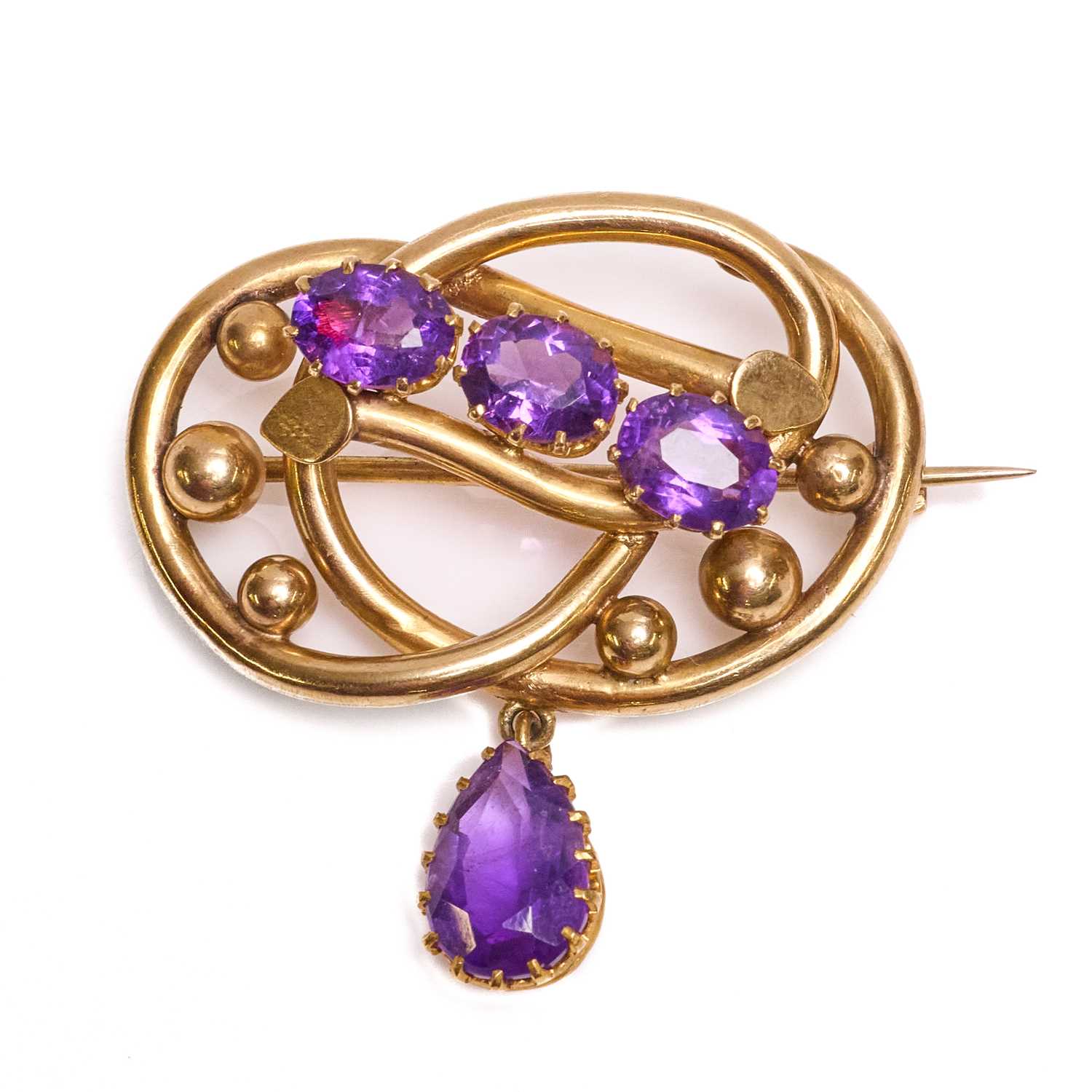 Lot 25 - An amethyst brooch