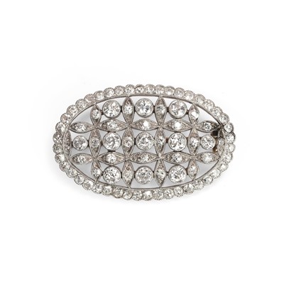 Lot 24 - A Belle Époque diamond brooch