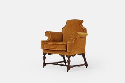 Lot 214 - A George I walnut armchair