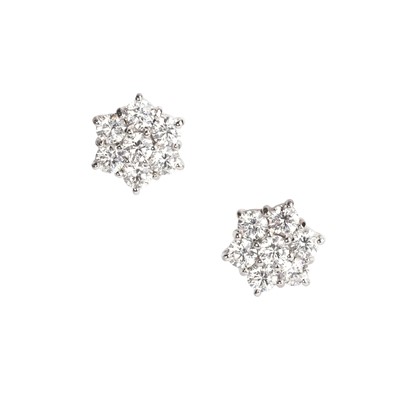 Lot 117 - A pair of diamond cluster stud earrings