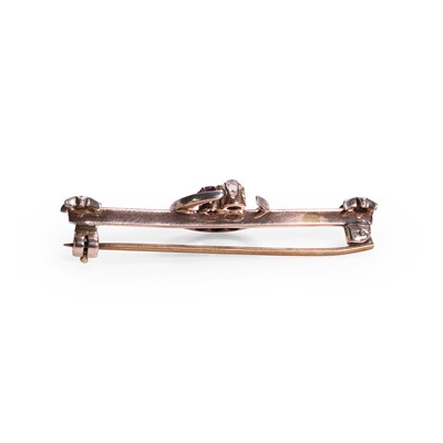 Lot 40 - A late Victorian diamond and gemstone set crescent bar brooch