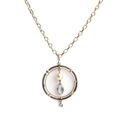 Lot 55 - An aquamarine, cultured pearl, and diamond pendant necklace