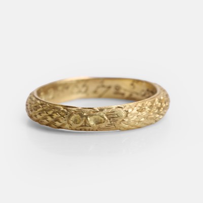 Lot 6 - A memento mori gold skull ring