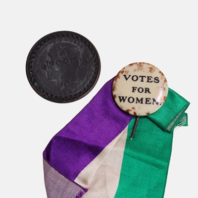 Lot 260 - A Woman’s Scottish Social & Political Union commemorative suffragette coin