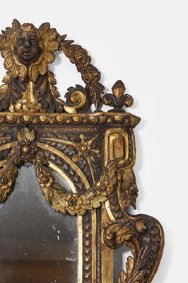 Lot 185 - A Renaissance-style painted and parcel-gilt wooden mirror and console table