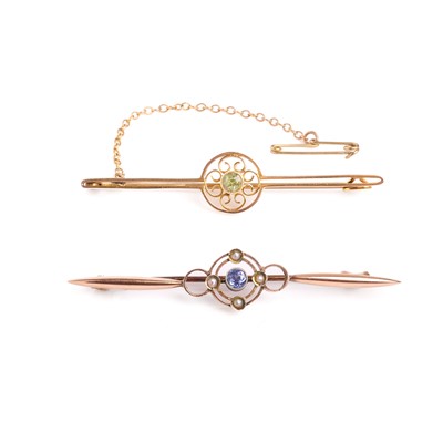 Lot 255 - Two Edwardian brooches