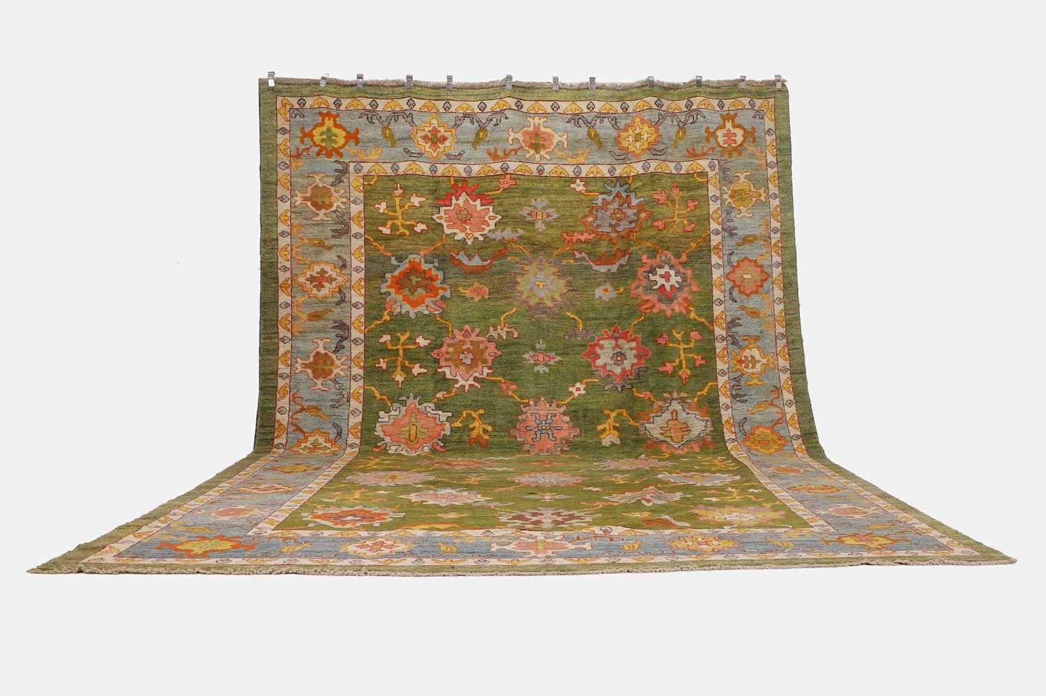 Lot 85 - An Oushak wool carpet