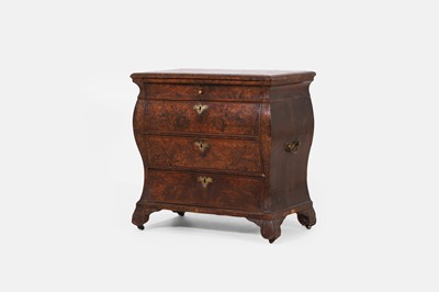 Lot 437 - A burr elm commode