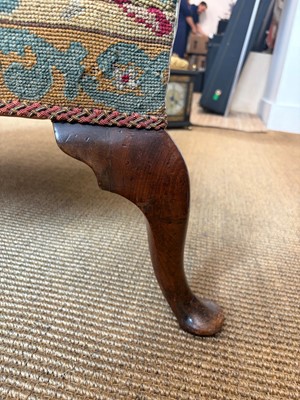 Lot 441 - A George III walnut library armchair