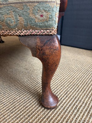 Lot 441 - A George III walnut library armchair