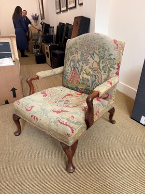 Lot 441 - A George III walnut library armchair