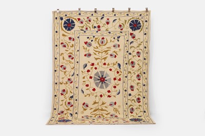 Lot 610 - A suzani-style flat-weave rug