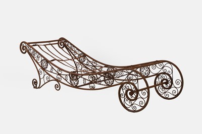 Lot 658 - An iron garden daybed