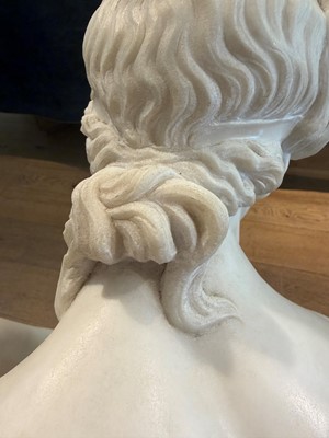 Lot 53 - A large marble figure of 'The Crouching Venus'