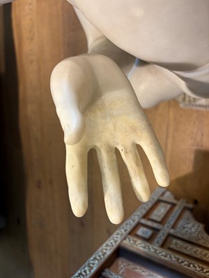 Lot 53 - A large marble figure of 'The Crouching Venus'