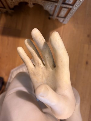 Lot 53 - A large marble figure of 'The Crouching Venus'